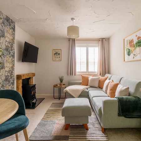 Squirrel Bank, With A Hot Tub & Parking Villa Bowness-on-Windermere Kültér fotó