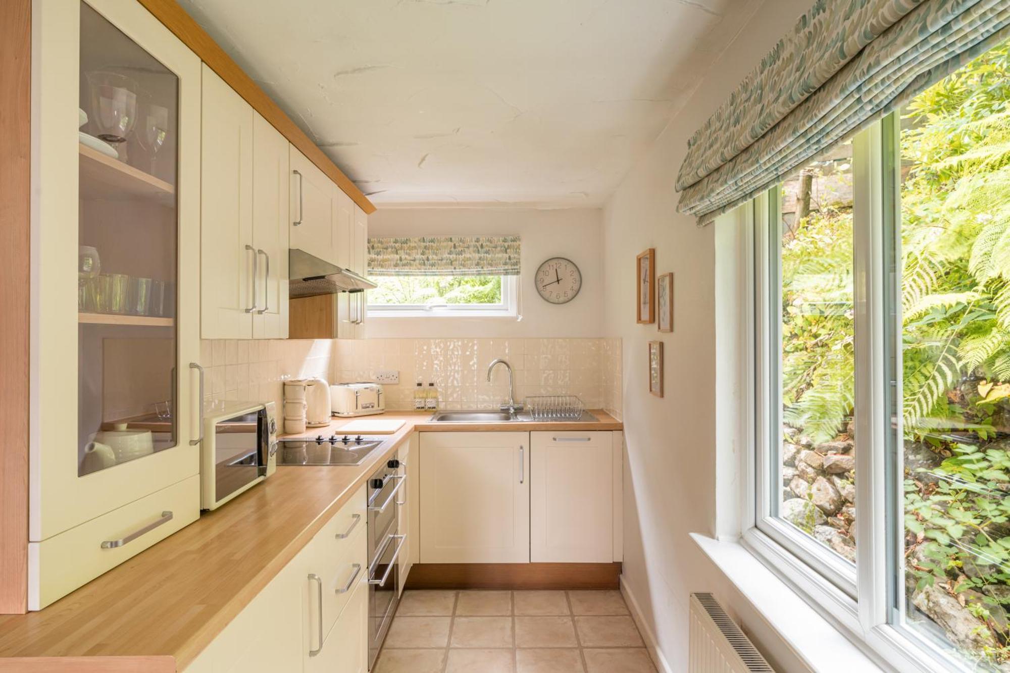 Squirrel Bank, With A Hot Tub & Parking Villa Bowness-on-Windermere Kültér fotó